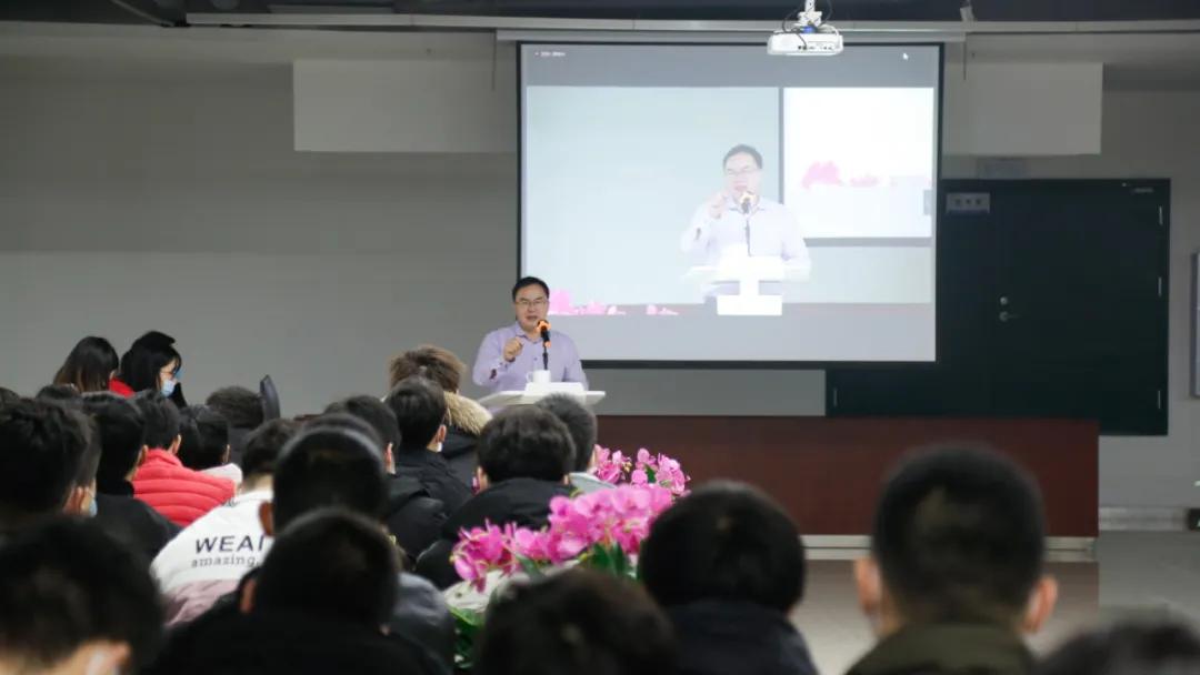 「我心中的汤总」“在纳杰上涨的不只是工资,还有我们的信心!”