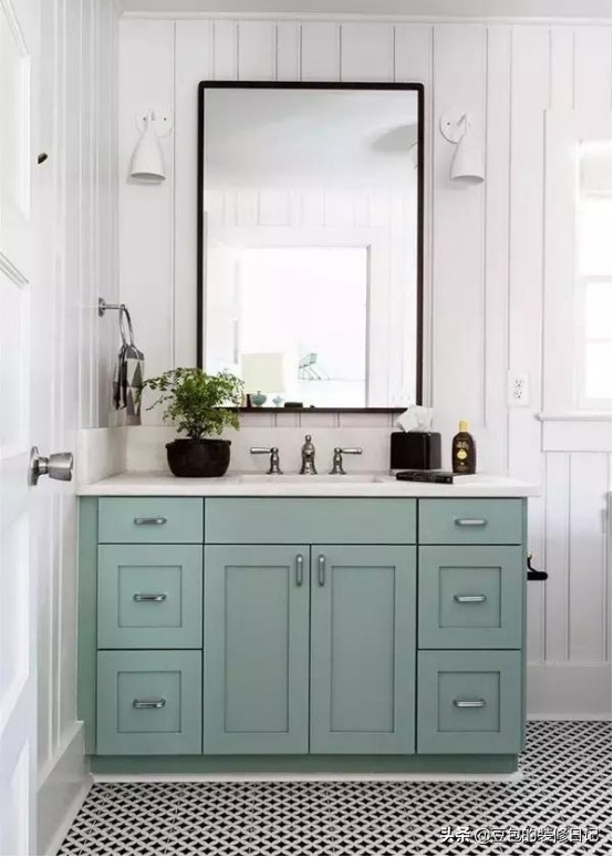 不锈钢浴室柜好还是铝合金材质好,pvc材质的浴室柜有什么优缺点