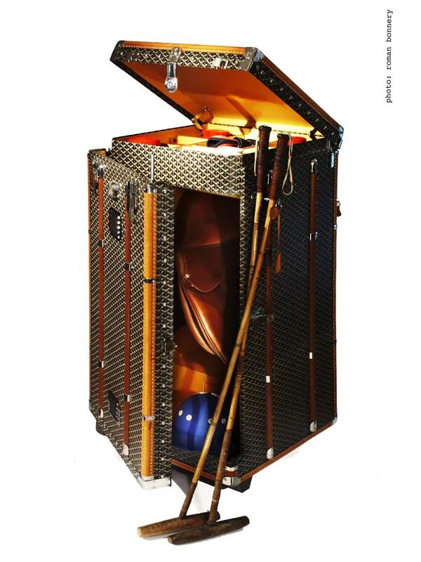 用“沉默”代言的rapper时尚爱物，“人间种草机”王菲超爱背的包