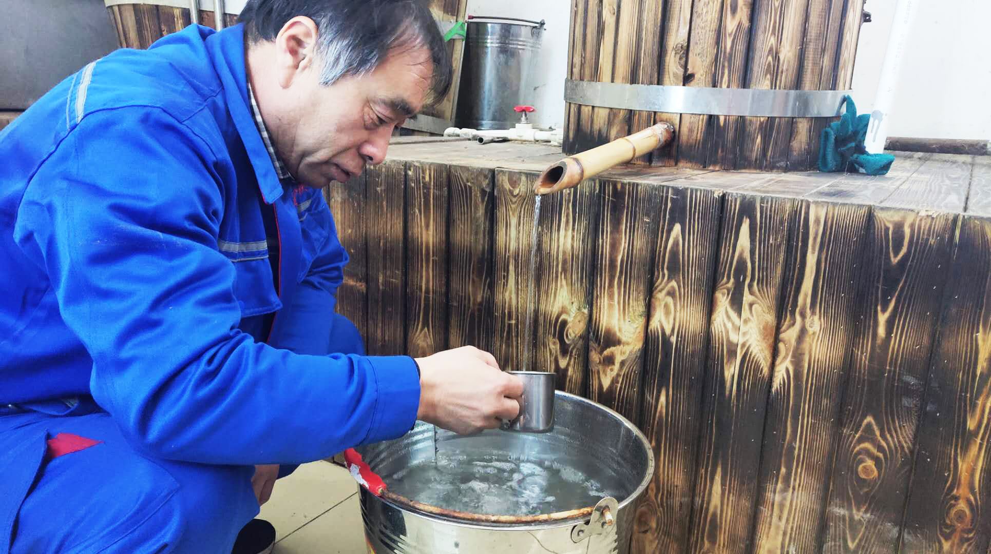 自酿纯粮酒设备教程,家庭酿酒设备怎样出酒快