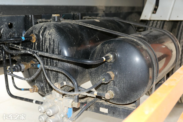 江西五十铃发布翼放轻卡新品,江西五十铃推出首款翼放es轻卡