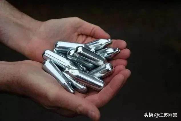 深夜奇怪跑腿订单,跑腿小哥深夜接特殊订单