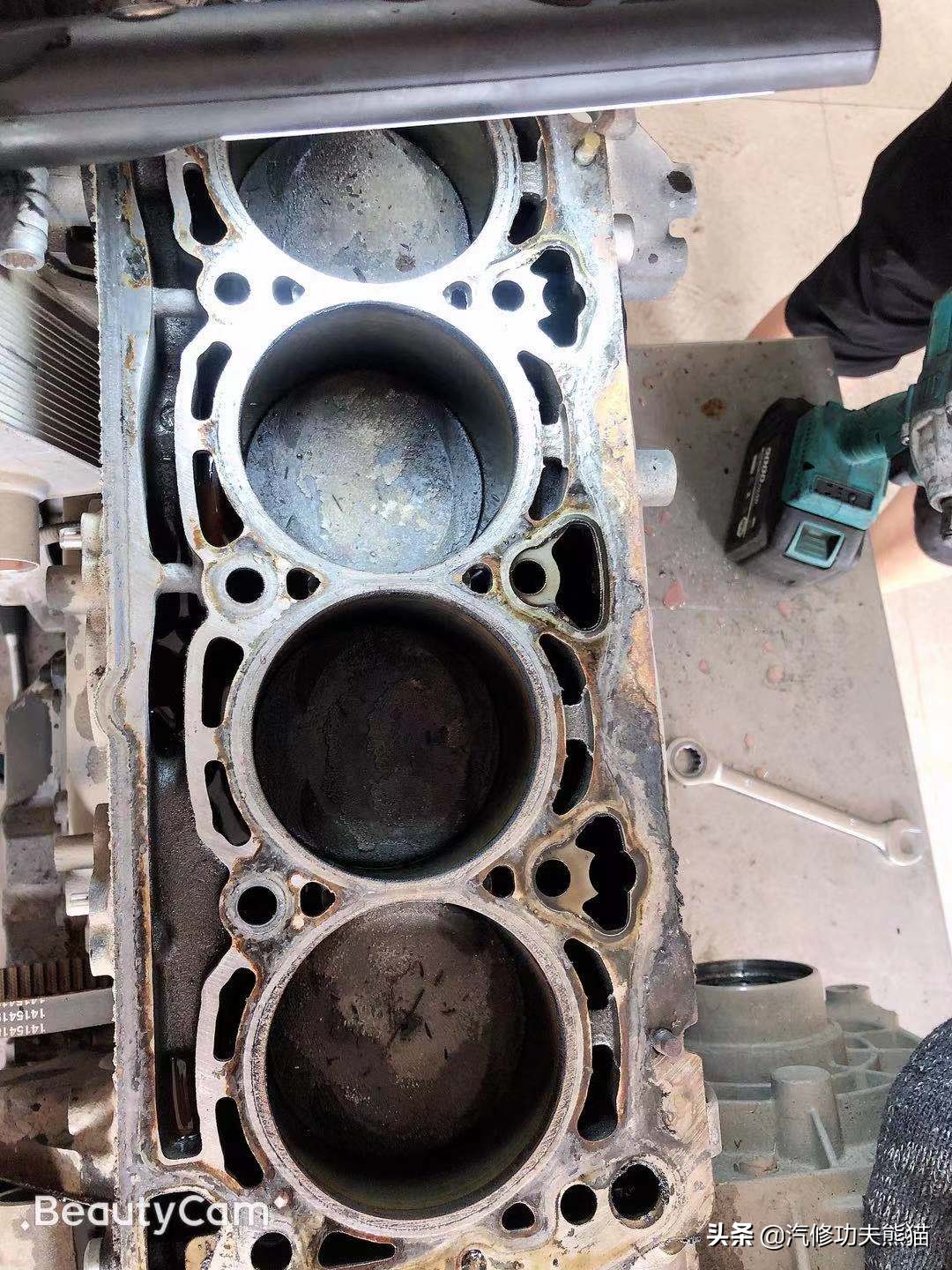 2012款夏朗2.0t烧机油怎么处理,大众夏朗2016款为什么会烧机油