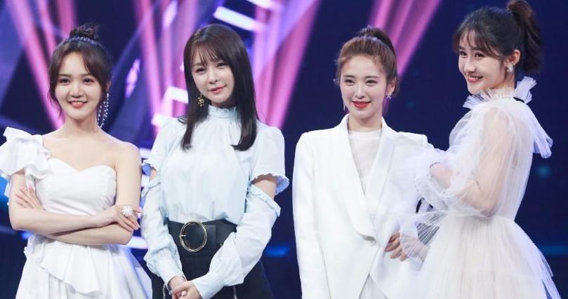 沈梦辰穿皮裤唱芒种完整视频,沈梦辰穿短皮裤和高筒靴鞋