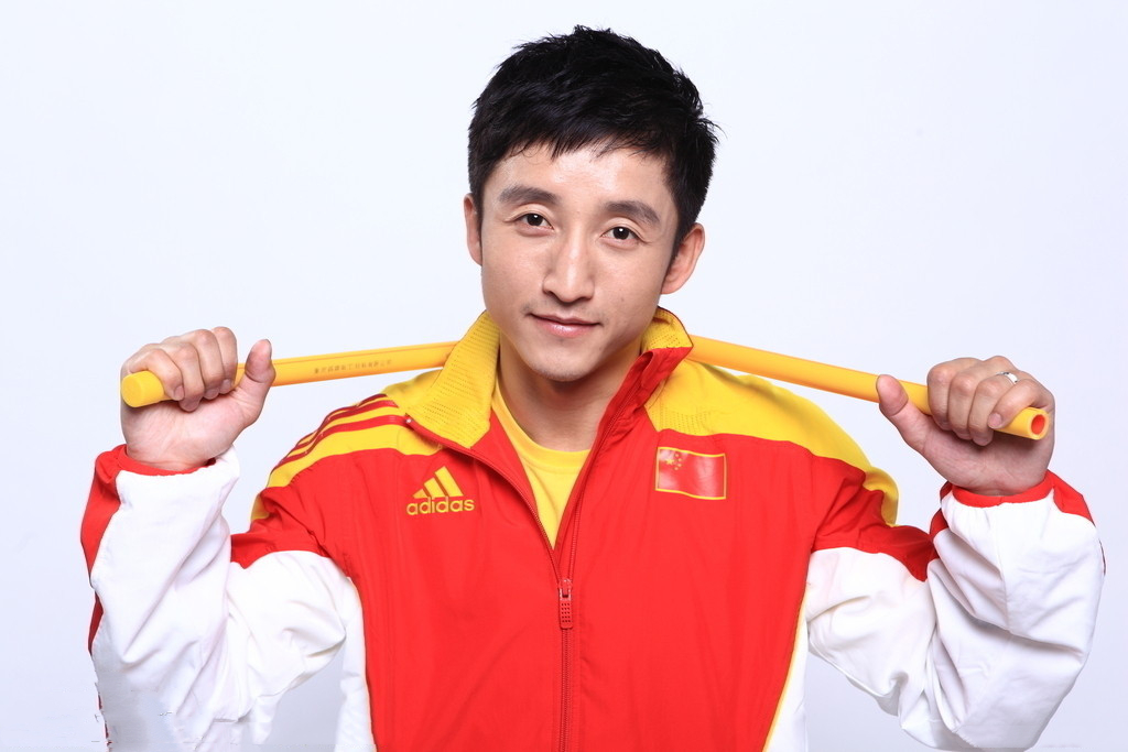 2夺奥运金牌，曾向妻子提出23次分手，拳王邹市明如今咋样了？