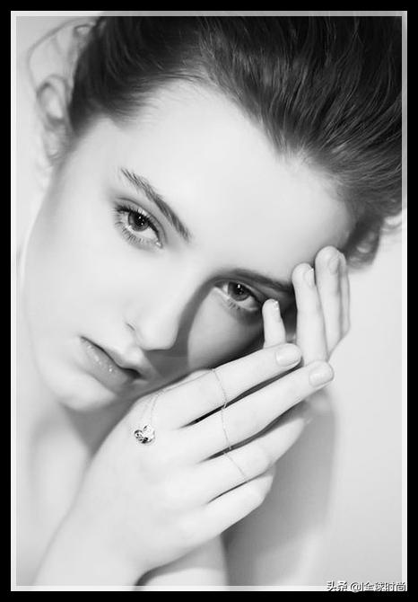 立陶宛醉美人天使面孔超模臀穿越搭配引热议—RingaileDemsyte