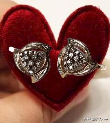 苏联金首饰,苏联特有珍贵的宝石珠宝