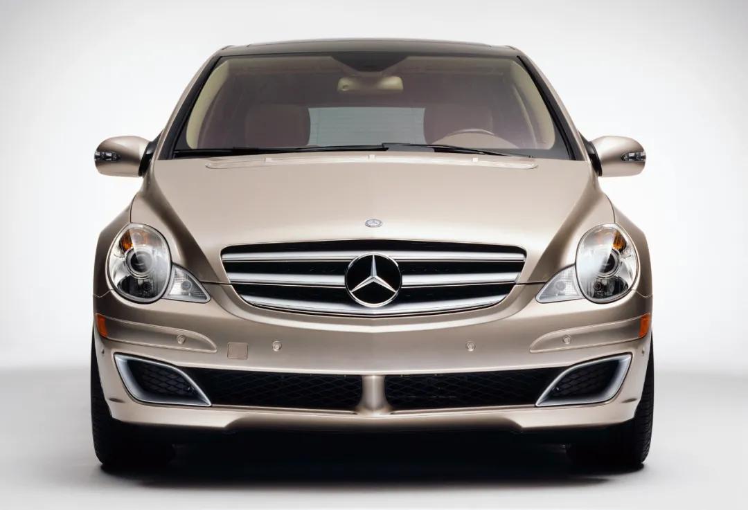 2021款奔驰R级到港！比埃尔法后排大，预计能火？