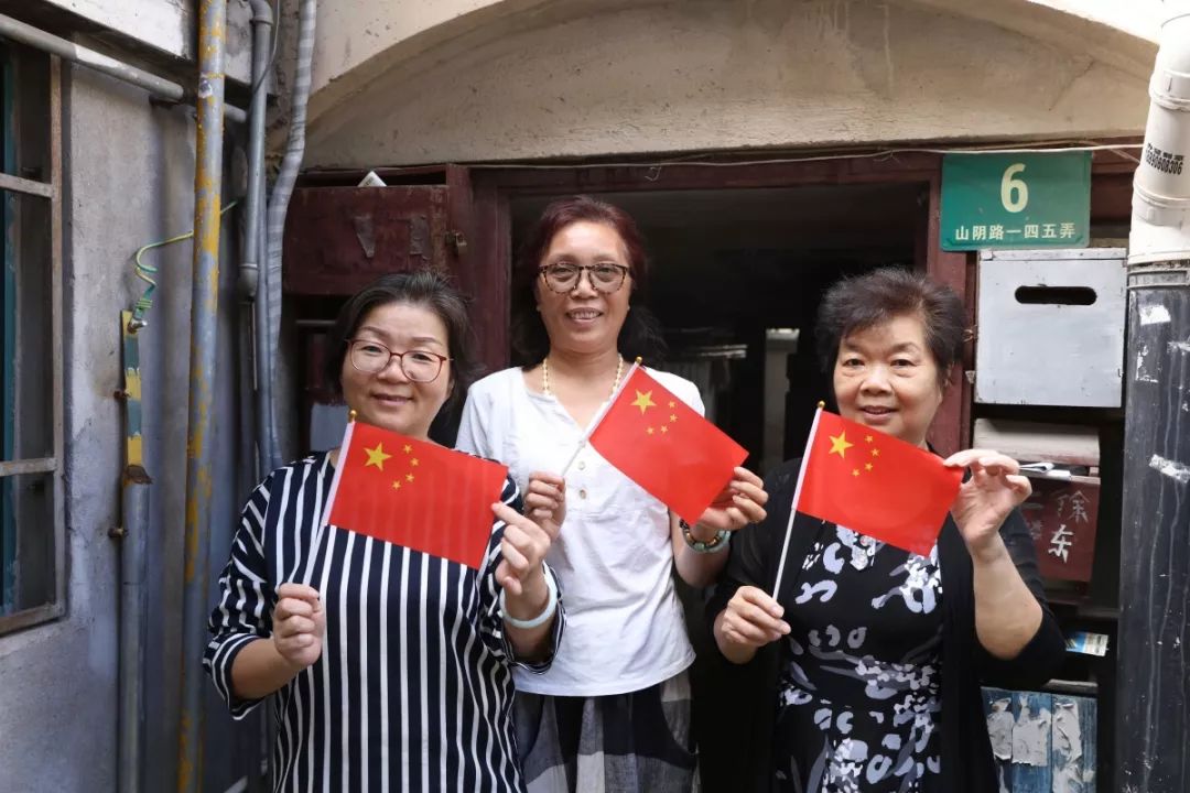 为祖国庆生为祖国敬礼,为祖国庆生红旗飘扬