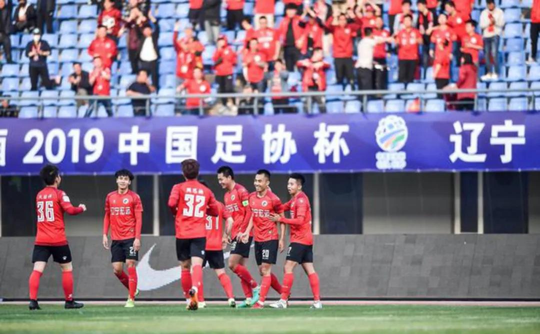 通过行政力量整合出来的“新辽足”能扛旗多久?