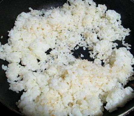 蒸甜米饭夹生怎么补救,蒸饭柜夹生米饭补救的方法