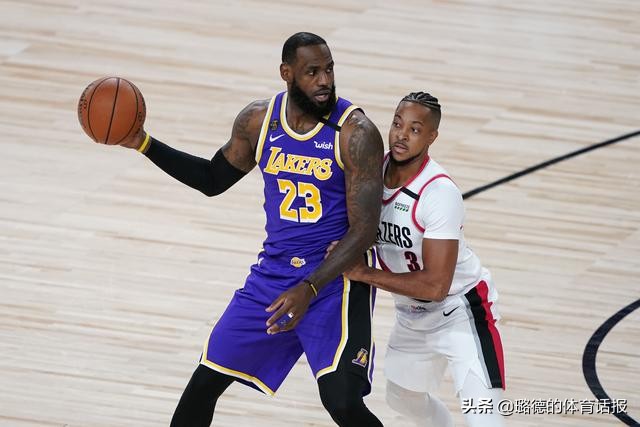 致命三分霸气凝视，甜瓜单节13分又如何？韦德盛赞詹皇弗莱改口