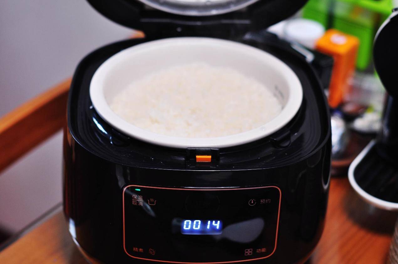 蔗浆菰米饭，蒟酱露葵羹。膳美师IH水光米饭压力电饭煲