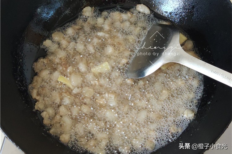 分享奶奶60年熬猪油的方法,老一辈熬猪油的方法