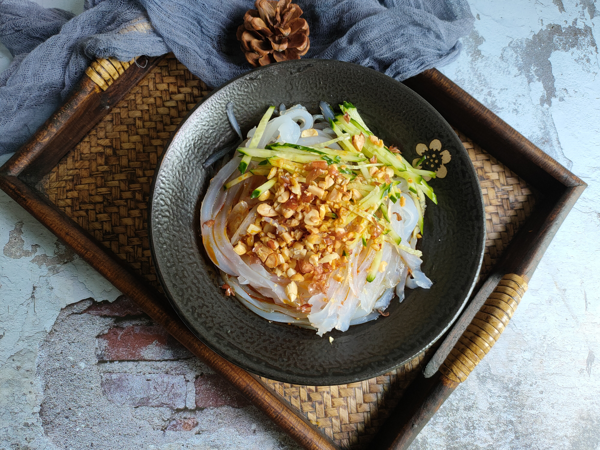 做凉粉水和淀粉比例应多少,用淀粉做凉粉的比例