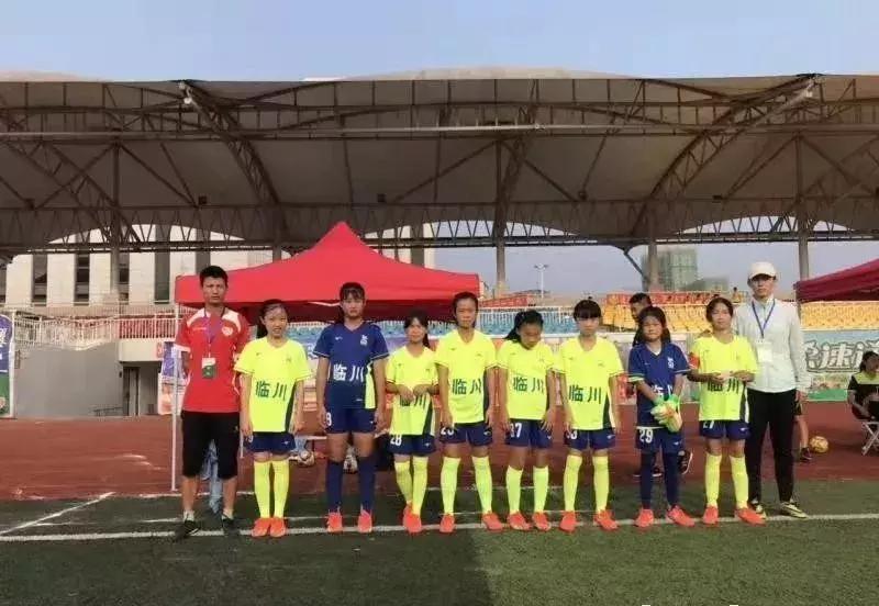 足球代表队获全市冠军,2021临川十二小足球冠军