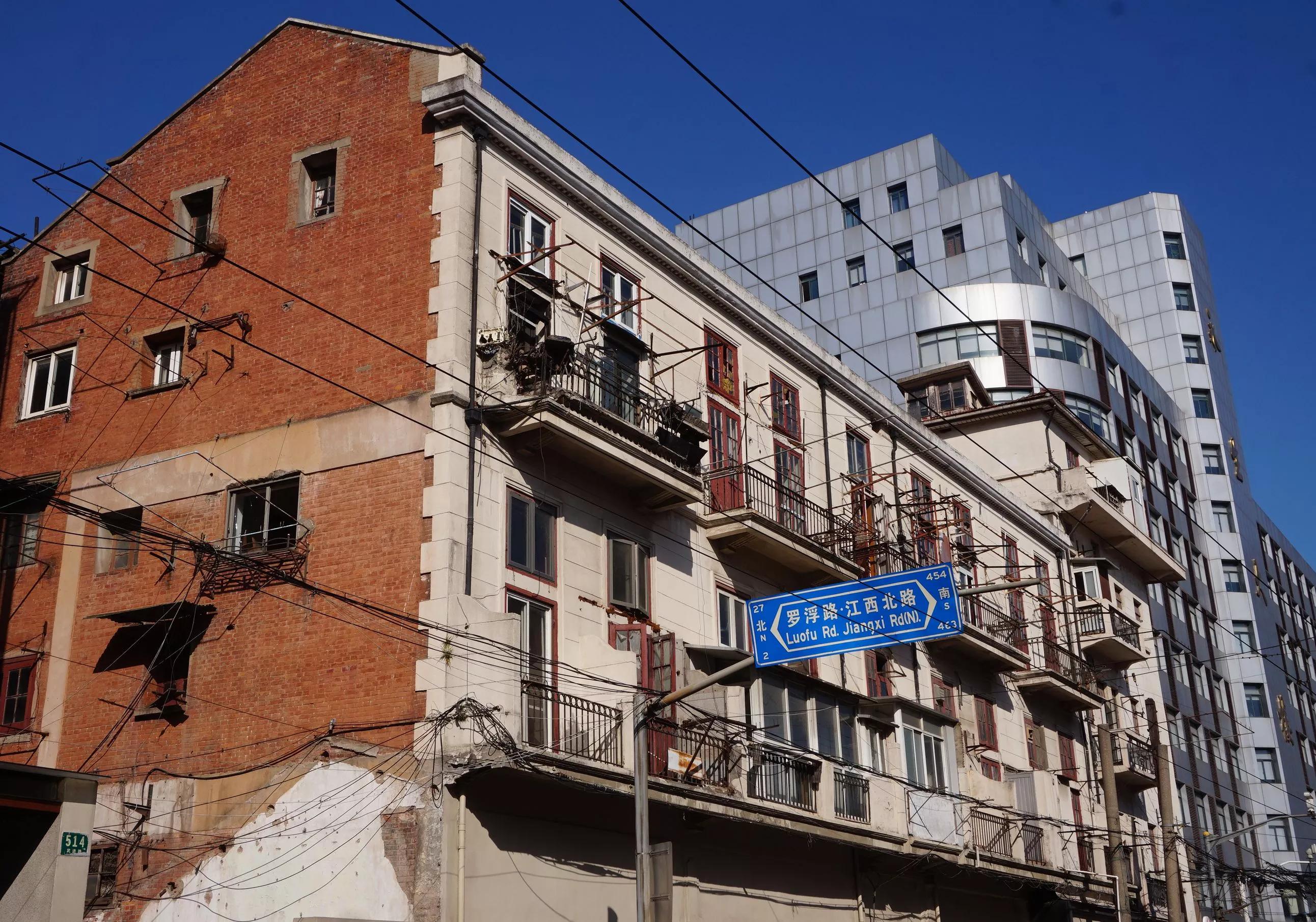 挥挥手不留痕迹,挥挥手不带走一粒尘土