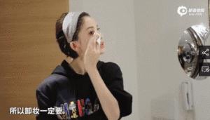 女生闭口痘痘怎么处理好得快,女生脸上有闭口痘痘怎么解决