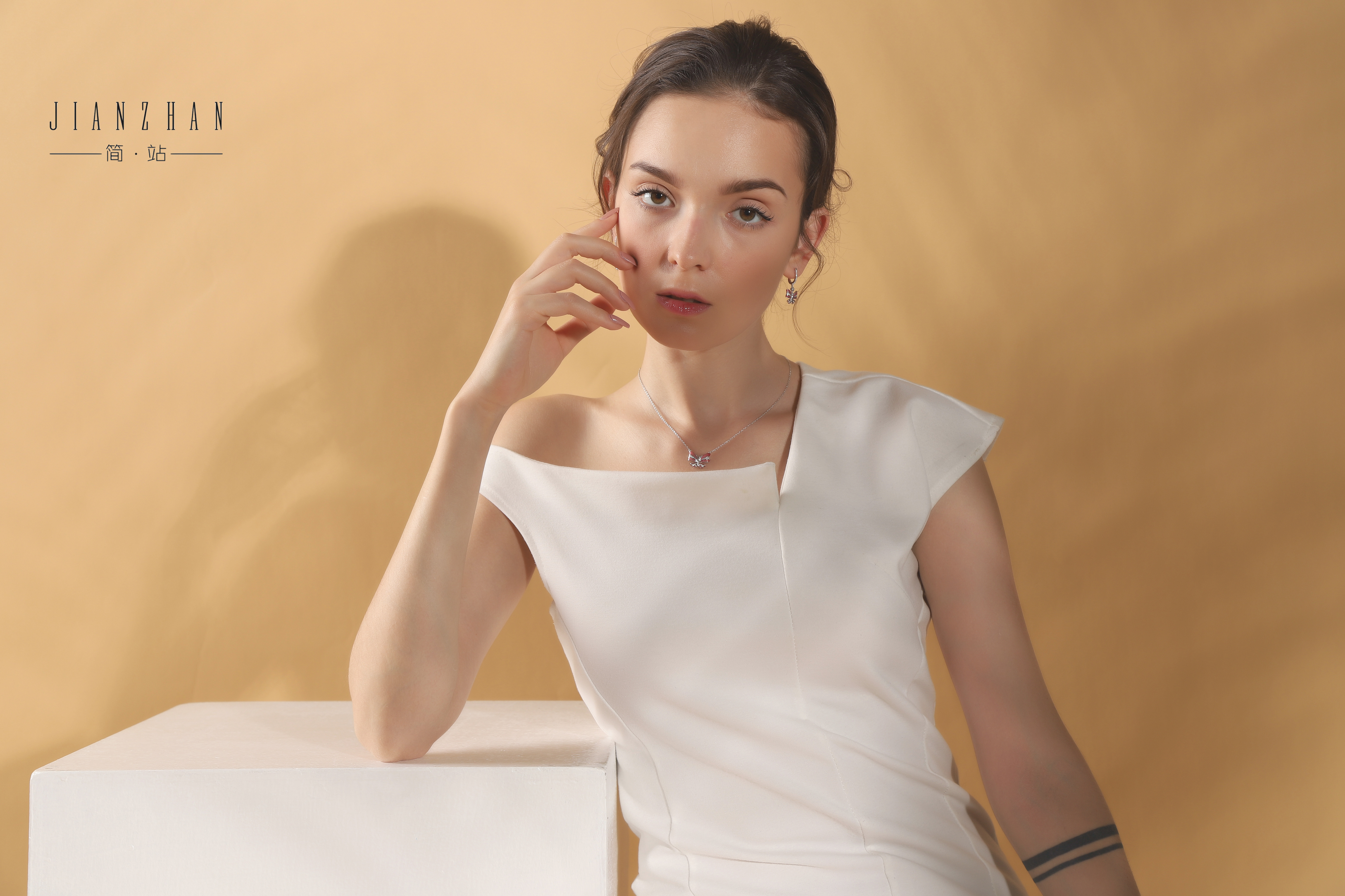 简萃旗舰店加盟,简站珠宝