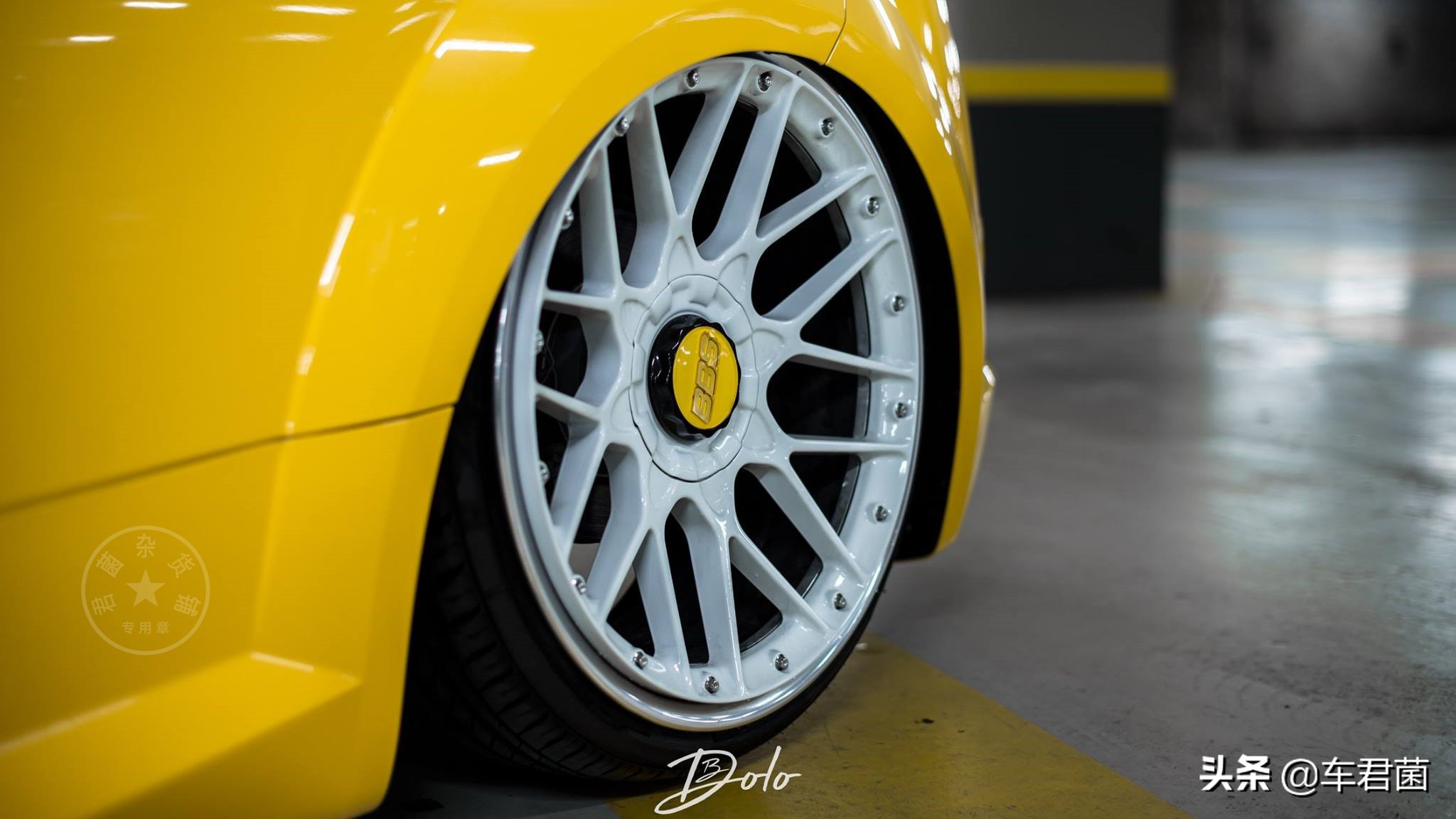 奥迪tt黑武士配白色轮毂,奥迪tt改怎么样的轮毂