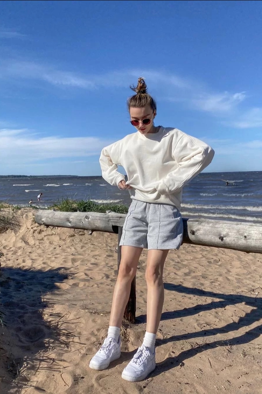 秋冬小白鞋怎么穿搭最好看,初秋鞋子百搭