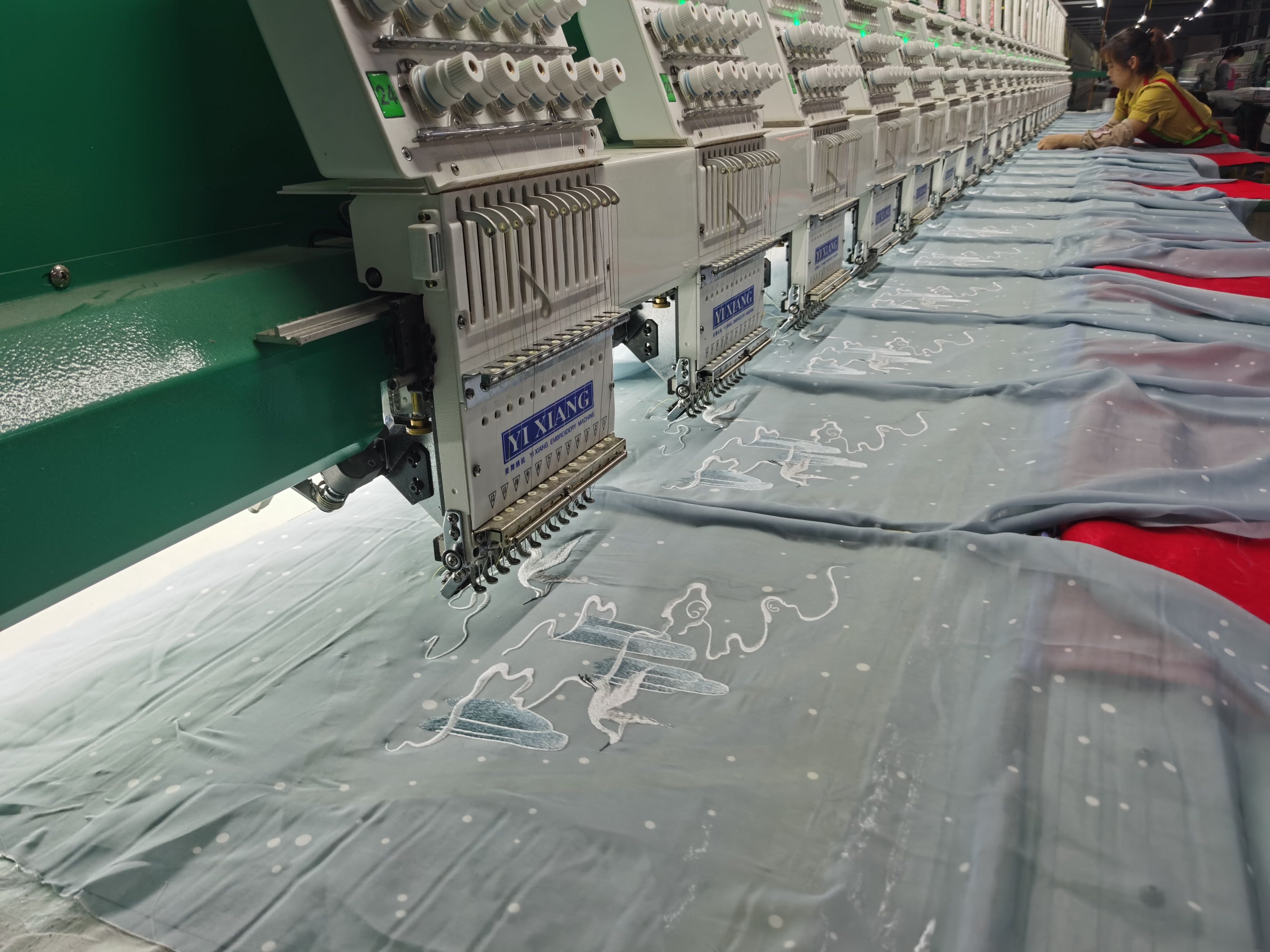 探访玩梗下的真实网红县曹县：房价五千，电商村人均年入10万，承揽全国三分之一汉服和九成日本棺木市场