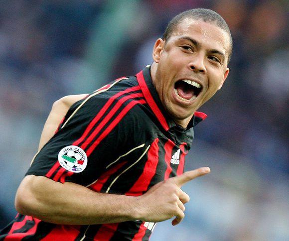 足球初恋系列全集,罗纳尔多足球档案解密