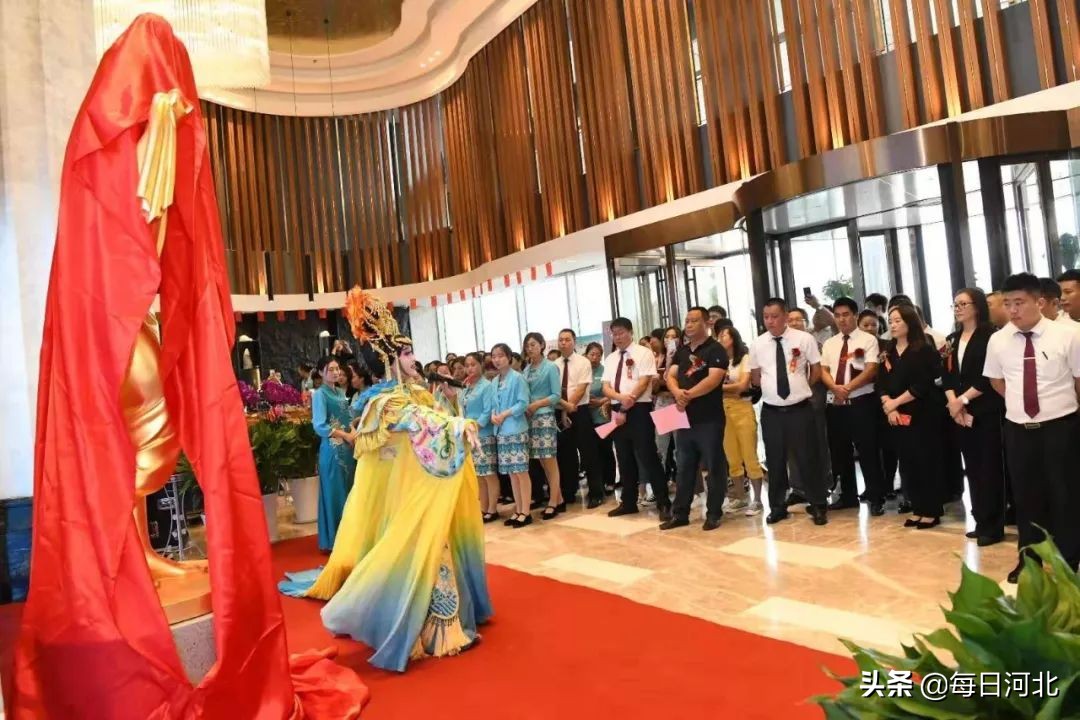 温泉度假村雕塑,河北野生度假村和白鹿温泉