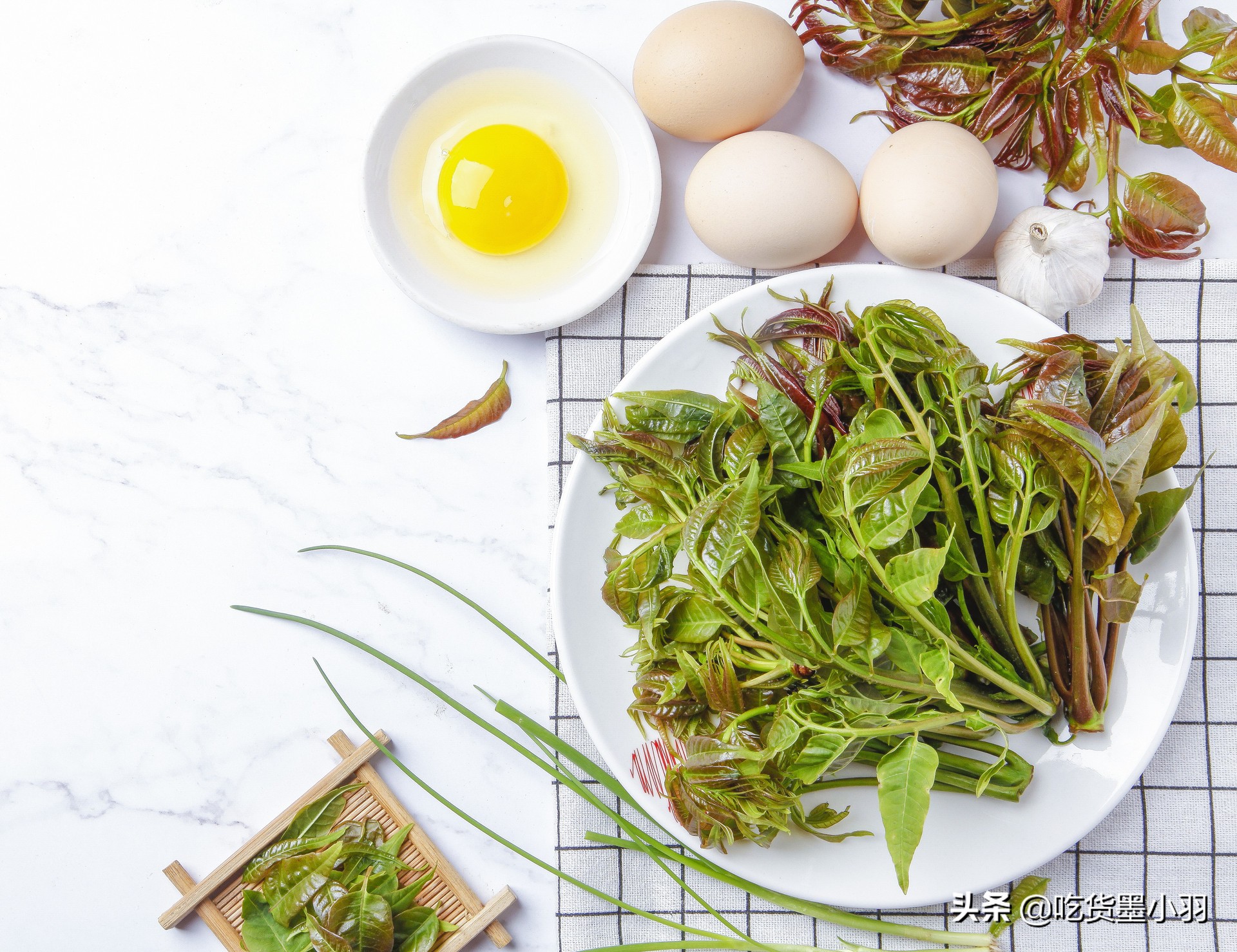 香椿芽炒鸡蛋开春必吃的第一鲜,香椿炒鸡蛋香椿的各种吃法大全