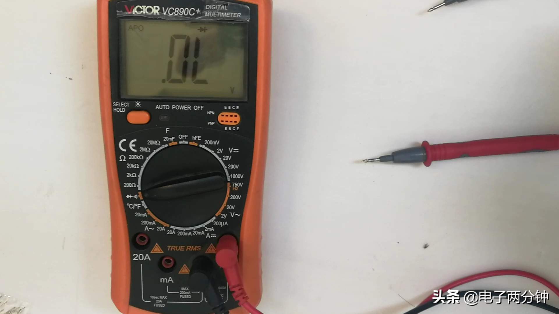 常用万用表怎么测量,万用表使用方法动画讲解