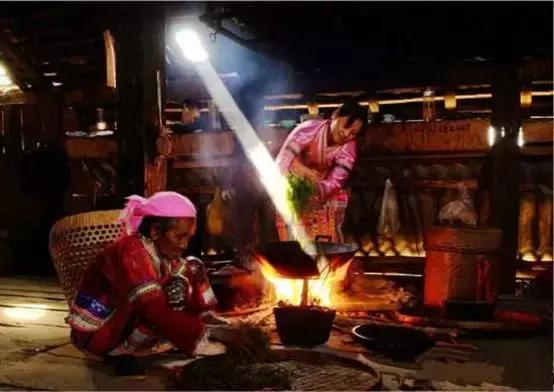 为什么普洱茶放了几年有烟味,为什么普洱茶有烟香味