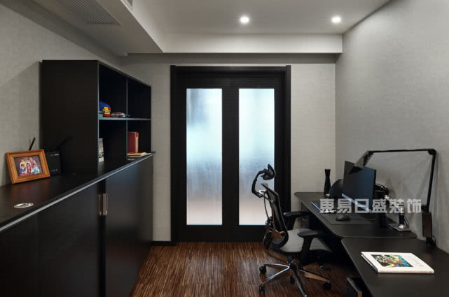 天正滨江装修,天正滨江180平