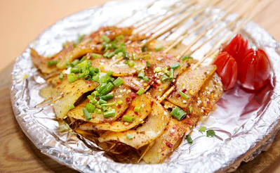 吃在驼梁，体验舌尖上的味道/郝贵云