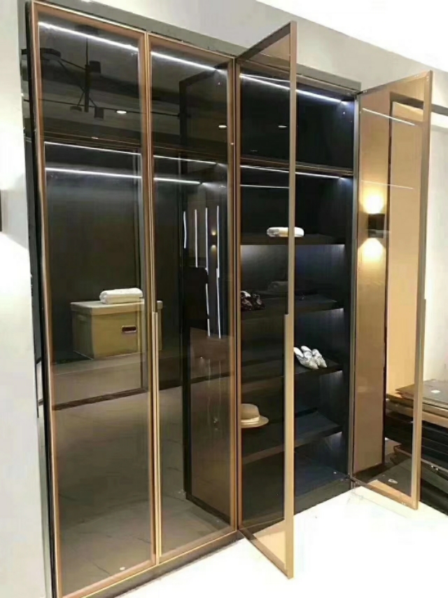 钛晶玻璃门板怎么样,钛晶玻璃门装修效果图