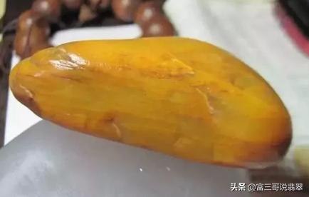 翡翠越阳越贵吗,翡翠最好的品种图片及价格全览