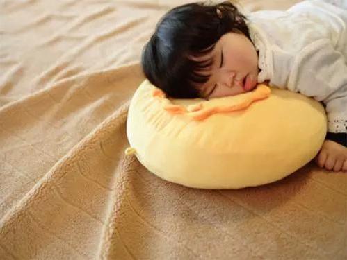 五个月宝宝睡姿趴着像青蛙正常吗,宝宝趴着睡会有什么危害吗