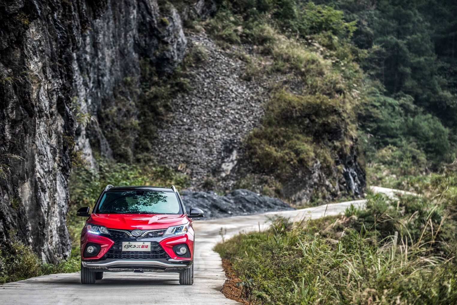 开东南dx3新疆旅游,开东南dx3在路上的视频抖音