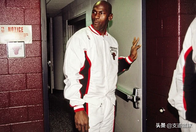 乔丹历史比赛回放,乔丹打篮球前的故事