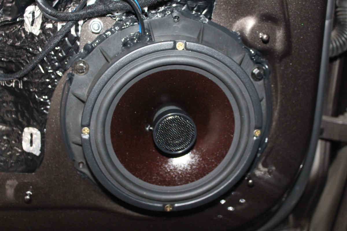 奥迪a4l改装一万块内饰,奥迪a4l改装音响多少钱