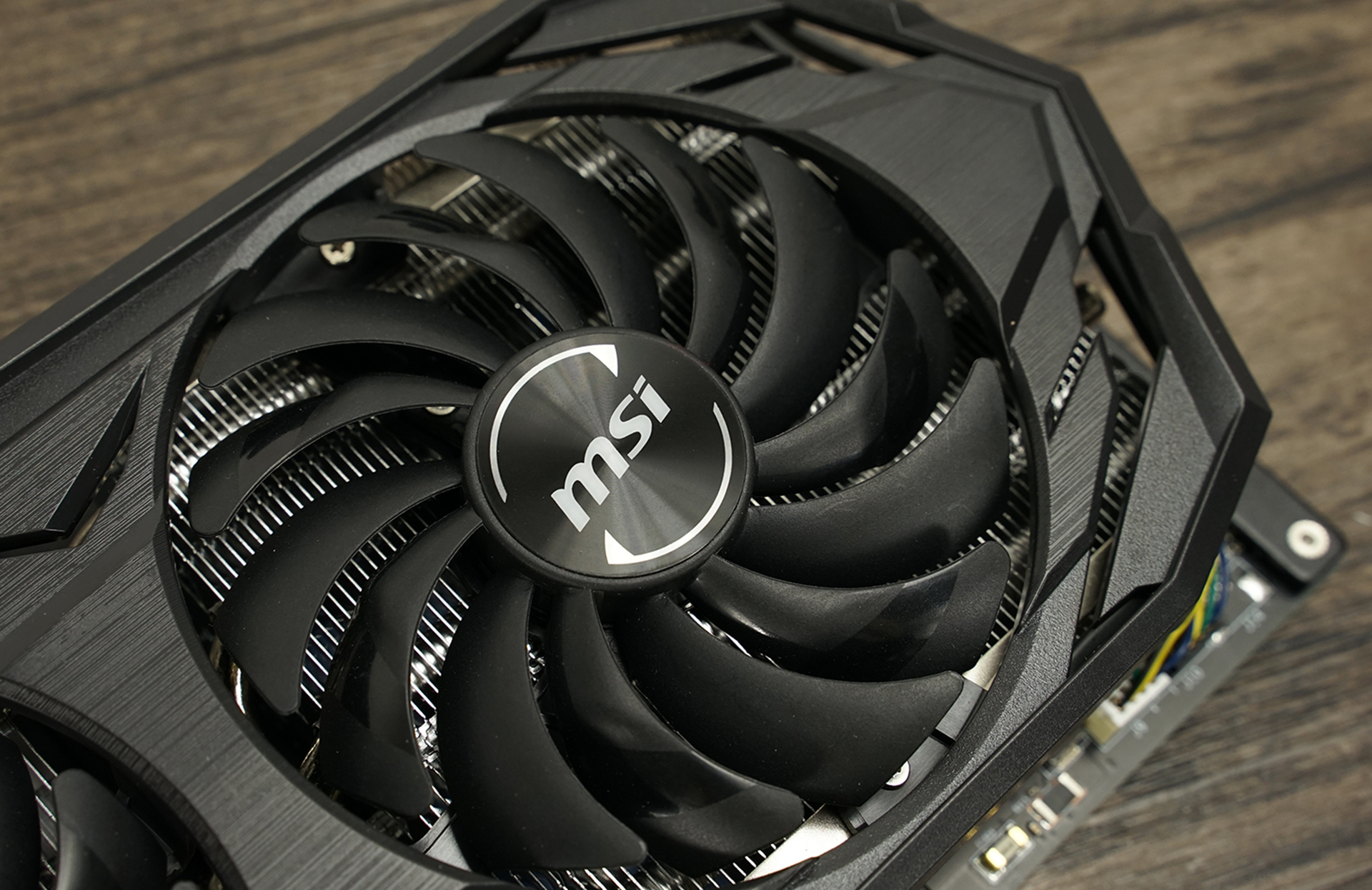 中奖了一个300元的散热却去装了台万元游戏主机？