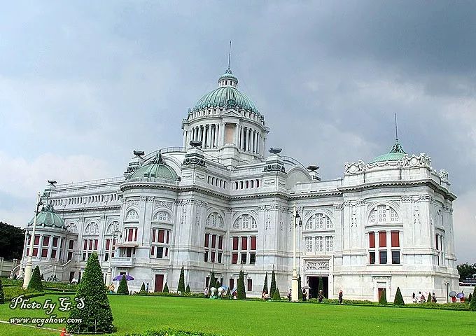 泰国王室资产有多少亿,泰国王室有钱人