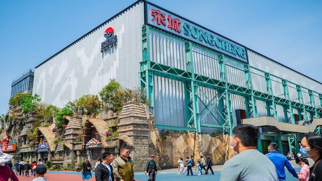 藏在上海的“小百脑汇”，背靠黄浦江，比迪士尼人少还好玩