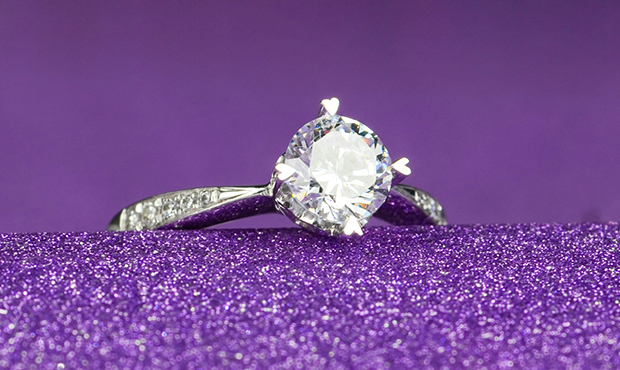 国外品牌钻戒哪个牌子最好,一万左右钻戒品牌哪个性价比高