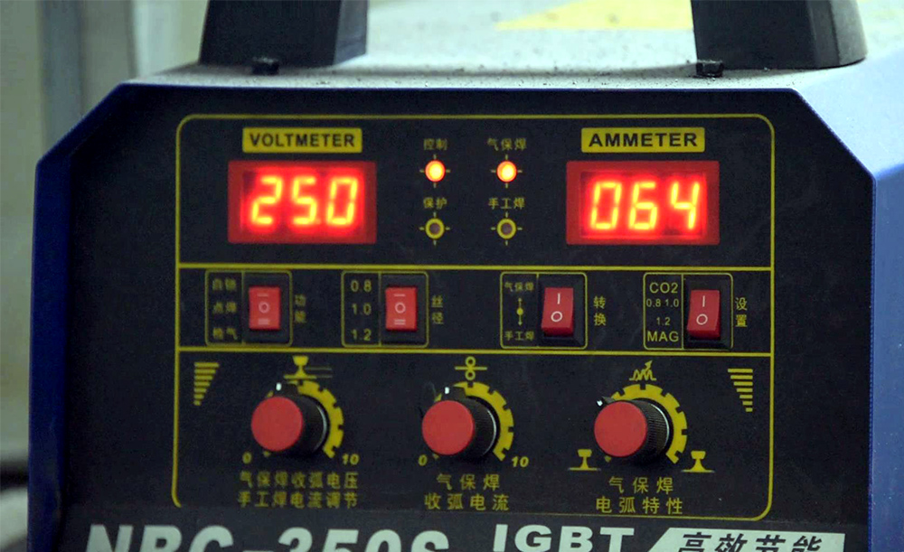 二保焊气流量大焊接电弧不稳,无气二保焊气孔飞溅