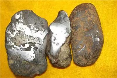 怎么判断一块石头是不是陨石,如何辨别一块石头是不是铁