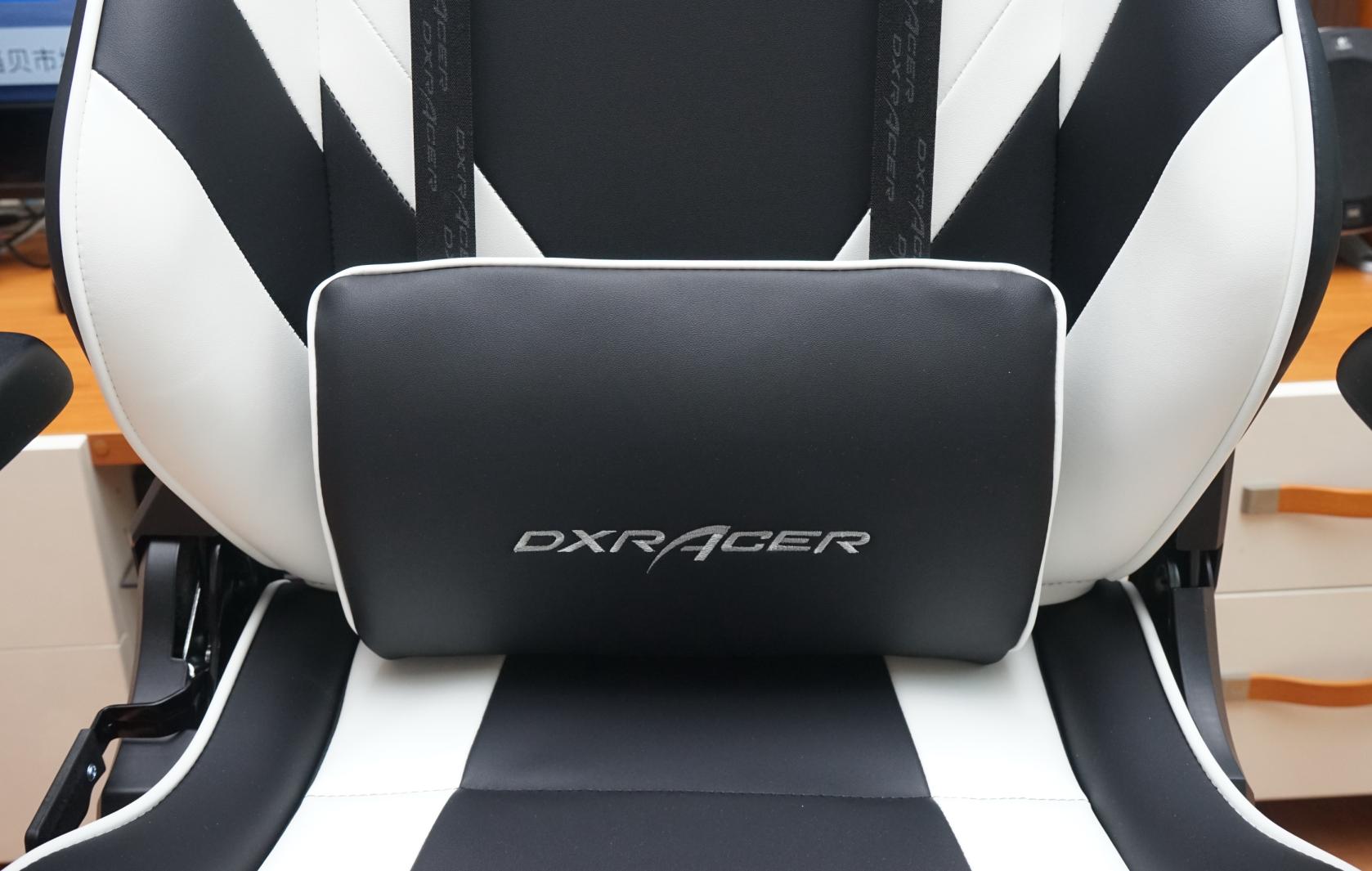 迪锐克斯dxracer电竞桌,甜品级显卡