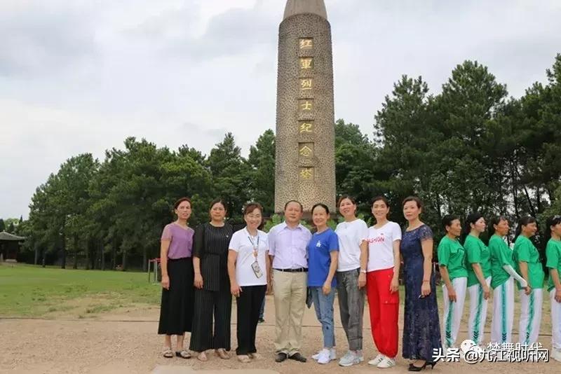 最新庆七一广场舞,庆七一广场舞展演成功举办