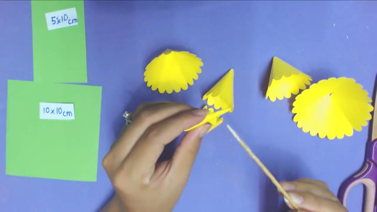 送给妈妈的用剪纸做的花朵手工,剪纸花朵制作教程步骤图解