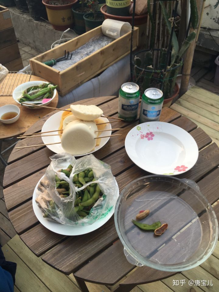 一楼带花园顶楼送阁楼,顶楼送阁楼和一楼送小院哪个合适