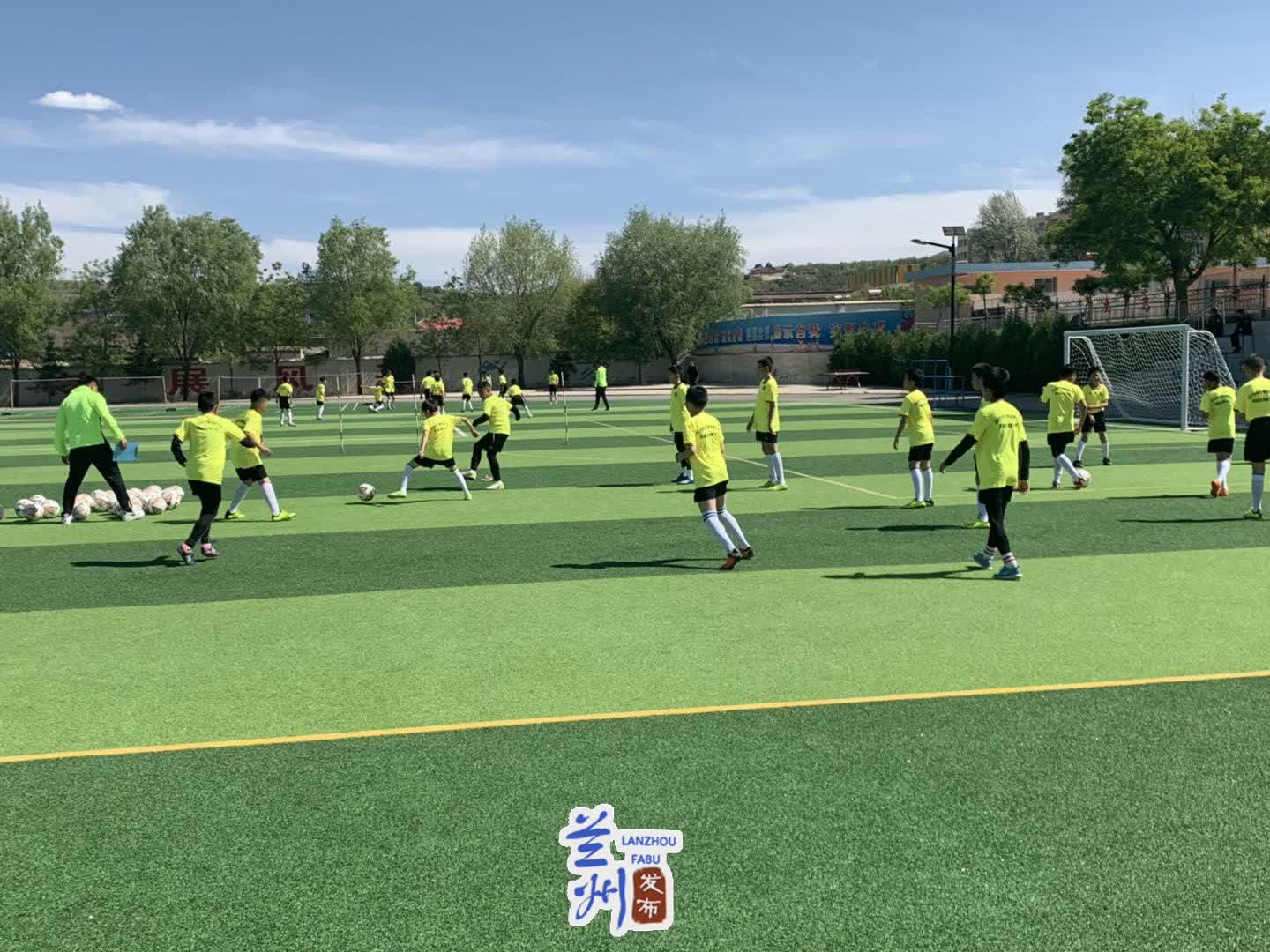 甘肃青少年校园足球联赛,小足球大梦想视频